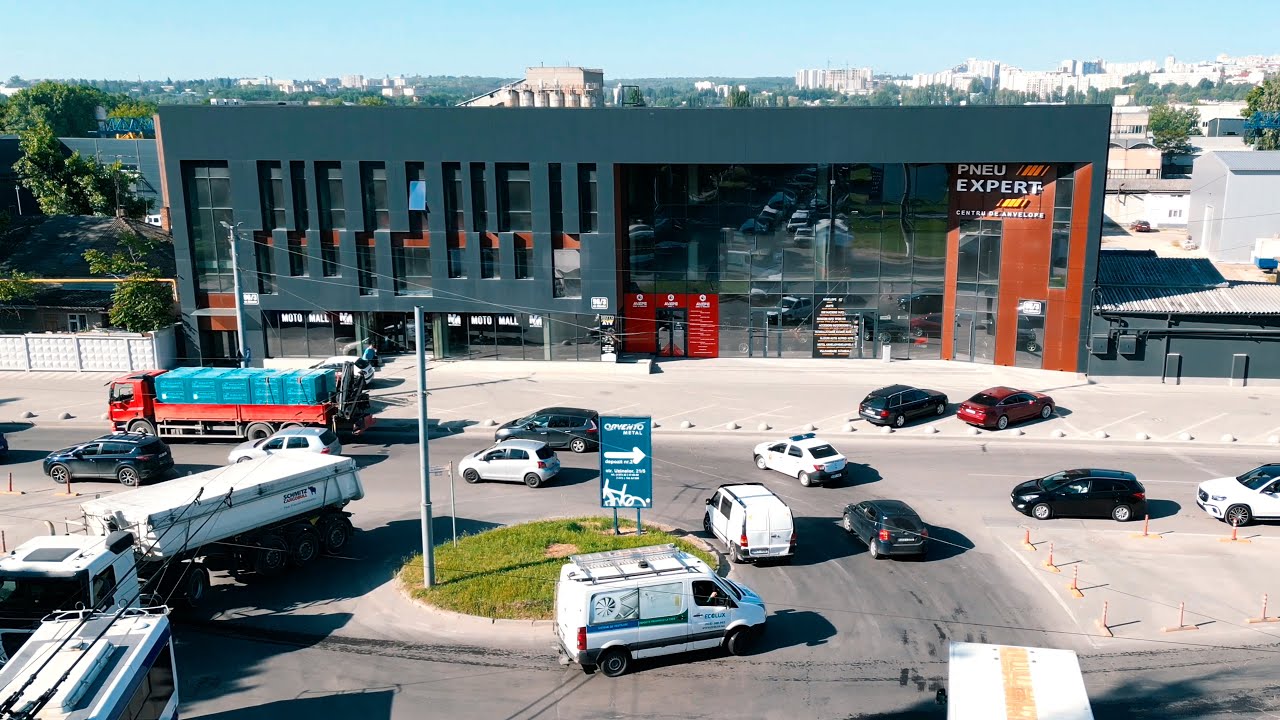 Magazin de anvelope și jante Pneu Expert - Uzinelor 96/3