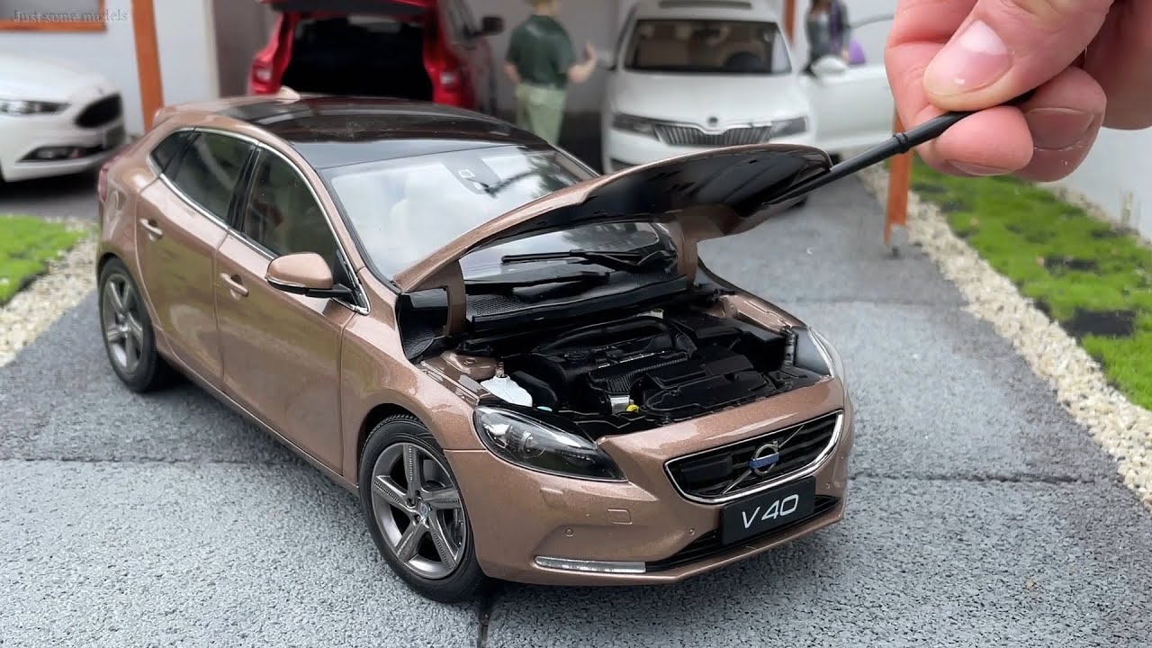 1:18 Volvo V40 T4 2016, Raw Copper CSM [Unboxing]