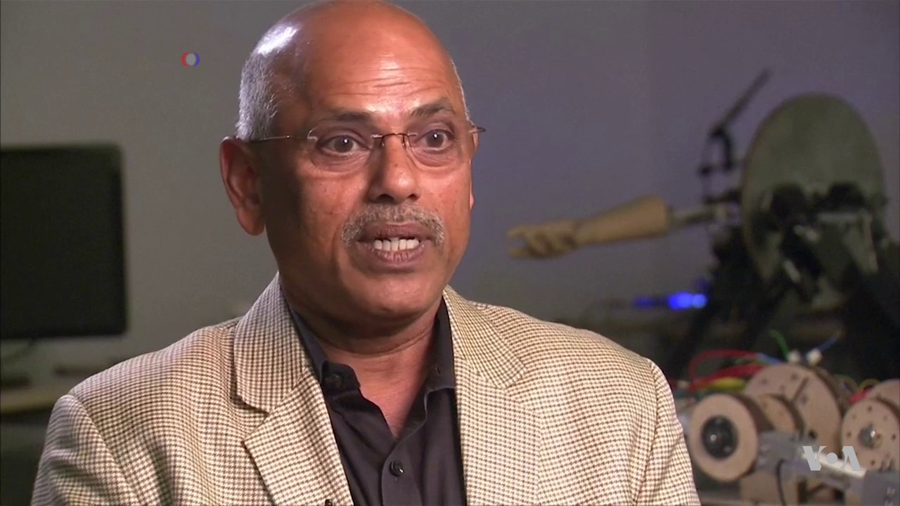 High-tech Gloves Give Doctors Better Data on Muscle Stiffness