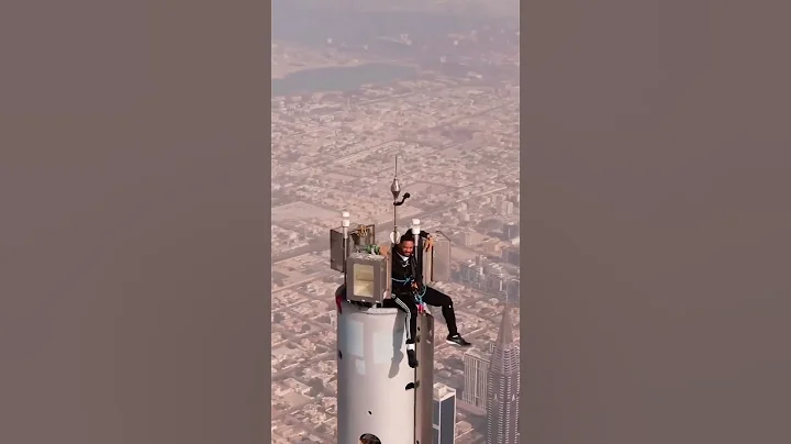 Will Smith On the top of Burj khalifa Dubai #willsmith #topoftheworld #burjkhalifa #dubai