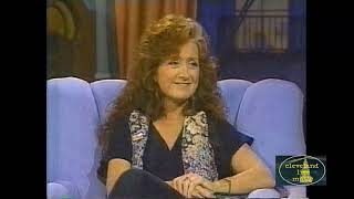 Bonnie Raitt - career, struggles and success - Later with Bob Costas 9/4/89