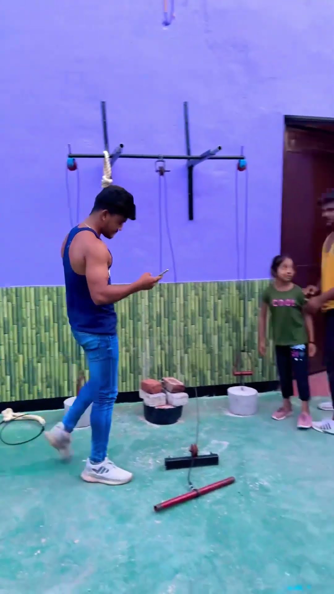 don't think my body is weak ??? #shortvideo #funnyvideo #comedy
