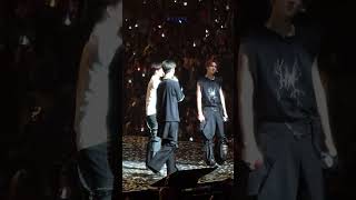 [FANCAM] Enhypen and crowd sings at Fate+ World Tour in Anaheim 4/24/24