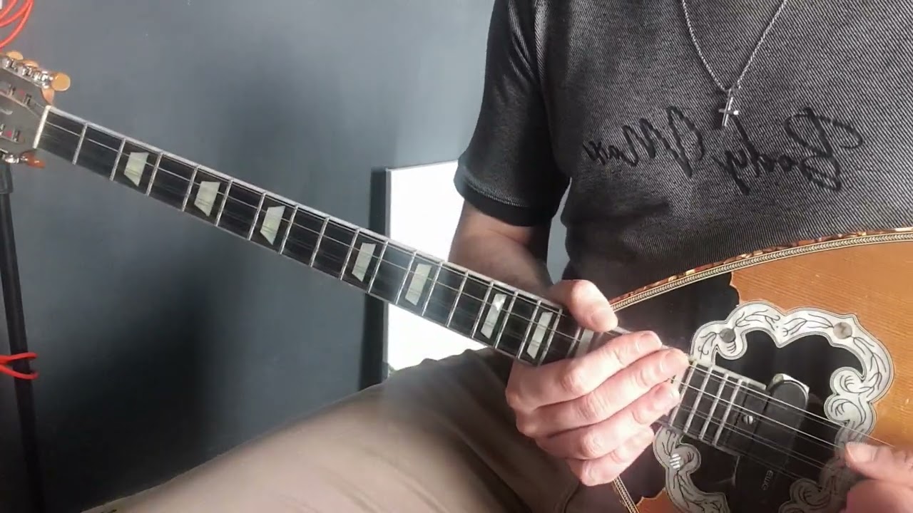 Πως να παίζετε καθαρά - μάθημα μπουζουκιου -