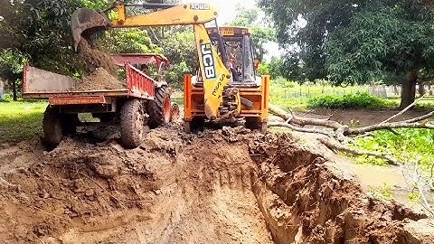 JCB 3DX Plus Loading Mud in Eicher | Swaraj FE Tractors jcb video 💯
