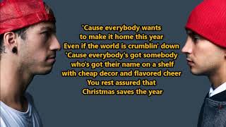 twenty one pilots- Christmas Saves The Year (Lyrics) {HeyLyrics} Resimi