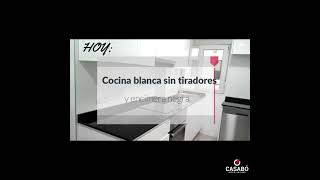 Cocina pequeña abierta en blanco y negro