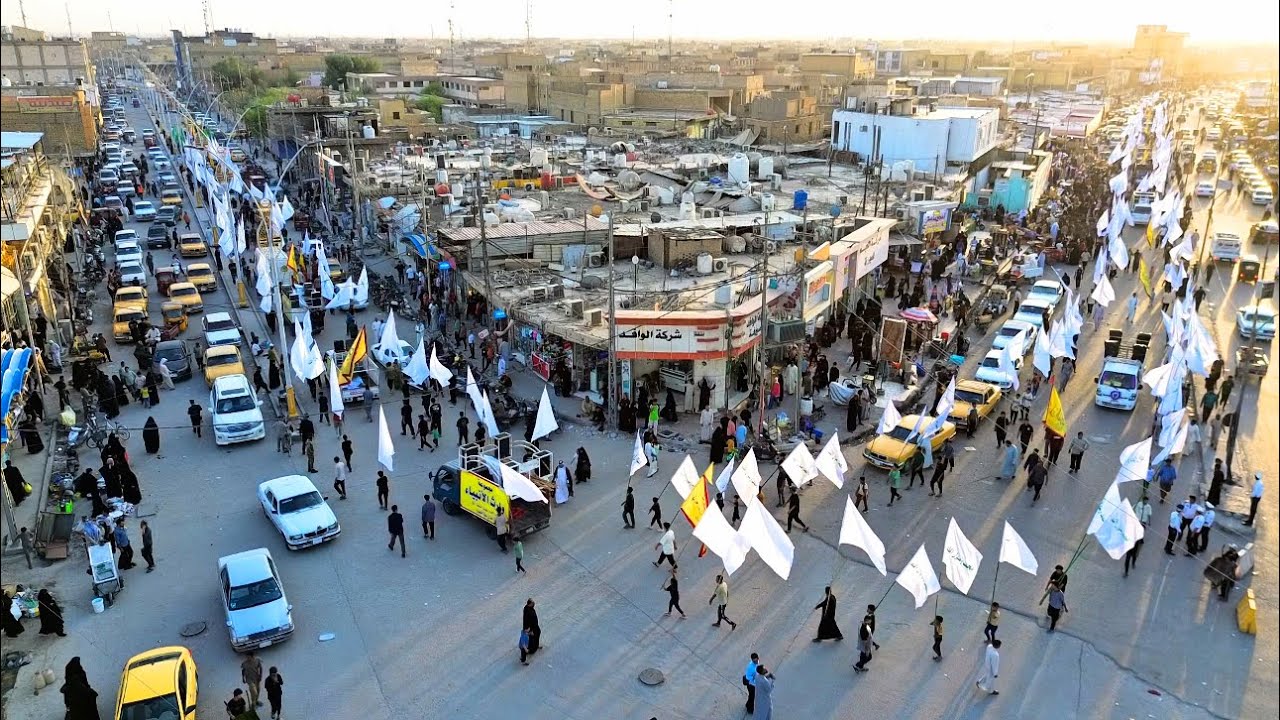 لوحة إيمانية رسمها #موكب_الإمام_المهدي_المنتظر ( عج) في أزقّة سوق الشيوخ بمسيرة #ولادة_الرسول_ محمد