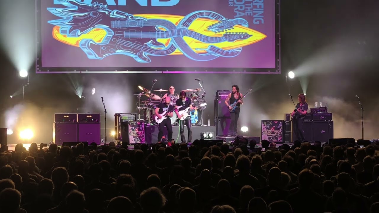 Satchvai Band. ENCORE....ENTER SANDMAN, BORN TO BE WILD🤘🏾. AFAS LIVE Amsterdam