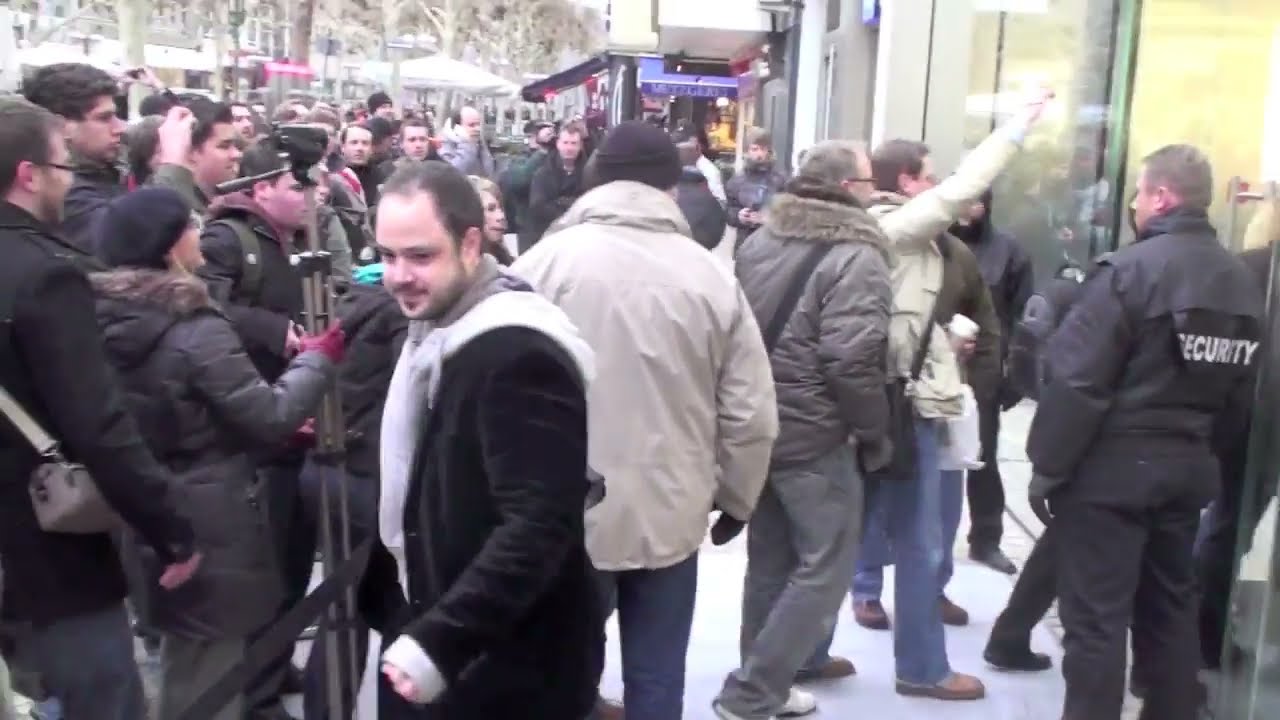 Video till Mycket folk när Apple Store öppnade i Frankfurt