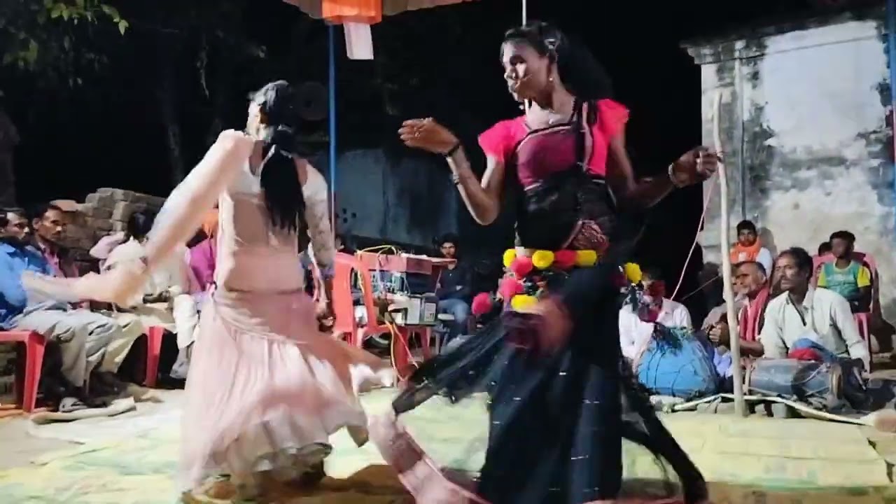 चुम्मा ले लो मोर बलमुआ रहा ना जाय 💃💃डांसर टिकुलिया प्रोग्राम देसी झुमडा नौटंकी चुम्मा लेत मां गाल तु