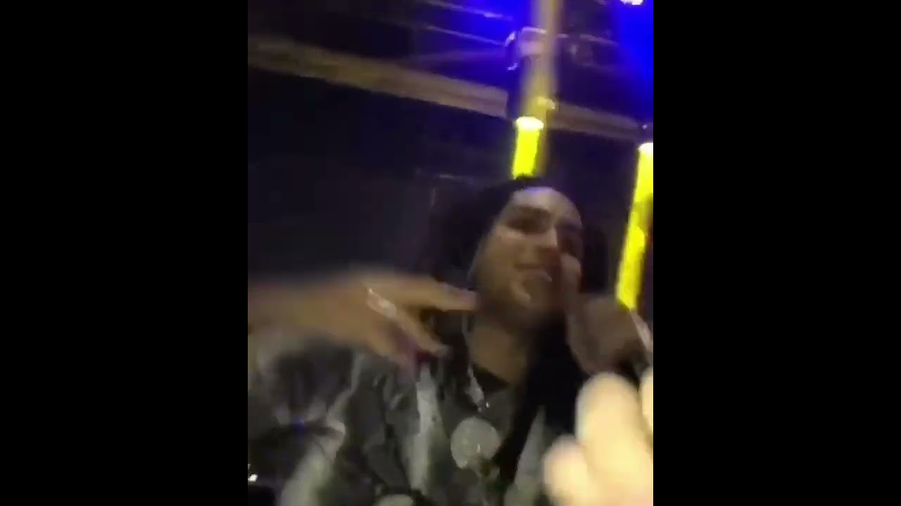 Matuê fumando beck de um fã KKKKKKKKKK (esse vídeo não pode morrer)