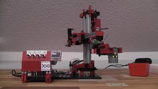 Fischertechnik Roboter bringt Müll weg. Gesteuert von ftDuino.