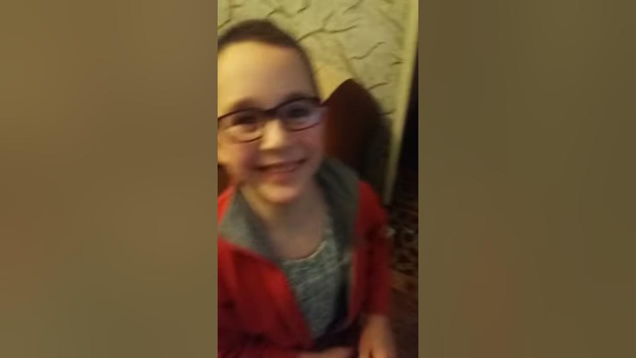 Старший издевается над младшим. Старший издевается над младшим