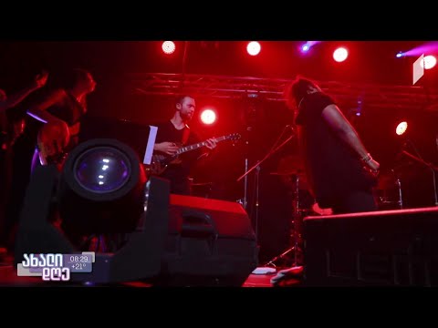 #ახალიდღე​ გუშინ „სილქ ფექტორი სტუდიოში” ამერიკელი ინსტრუმენტალისტის ქუენთინ მურის კონცერტი გაიმართა