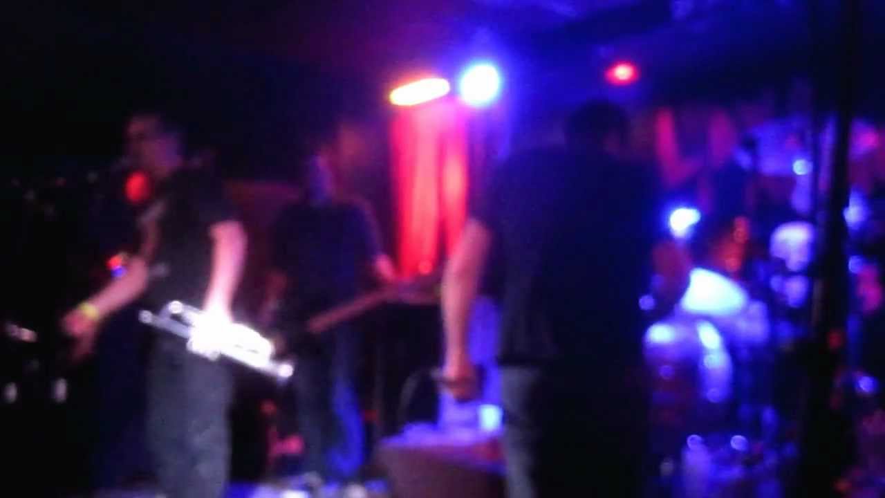 mustard plug albums Mustard Plug - Mr. Smiley (live at Dipiazzas)
