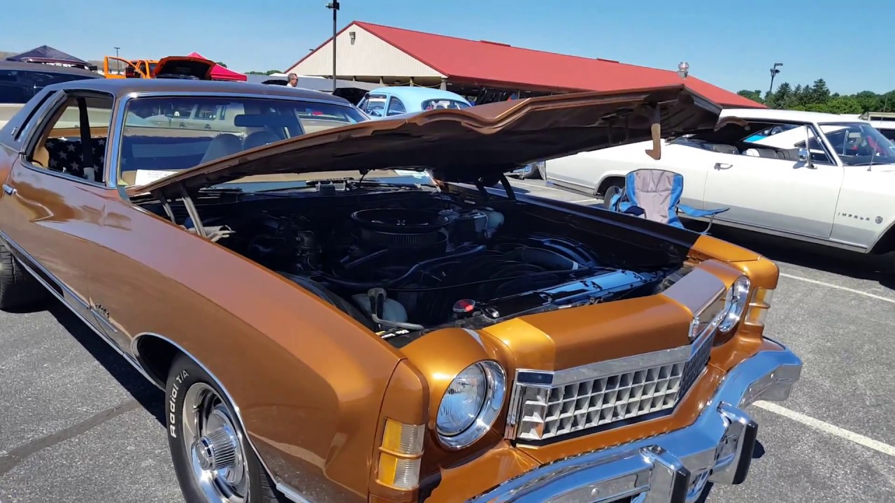 1974 Chevrolet Monte Carlo with swivel seats and 8track tape player