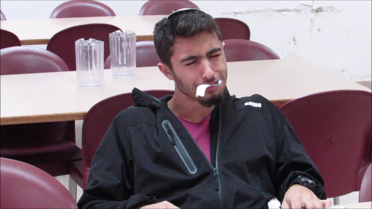 יום בחייו של שביעיסט - הכתרה מחזור ל