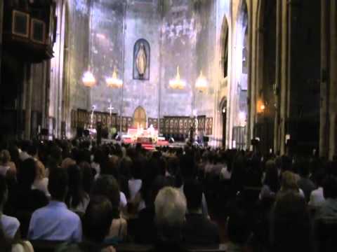 Mirabai Ceiba in La Basilica de St. Maria del Pi i...