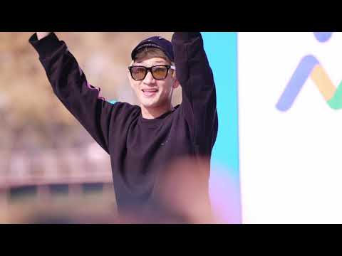 DJDOC DOC와 함께 춤을 Dances with DOC 4k Real Fan Cam 181103 @삼성나눔워킹페스티벌