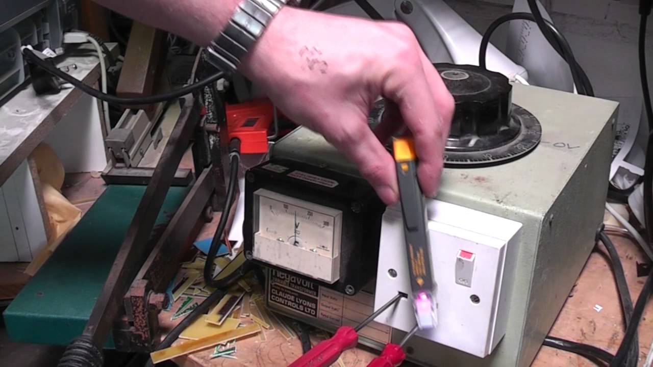 uformel opnå Daddy Fluke LVD2 voltage detector review - YouTube