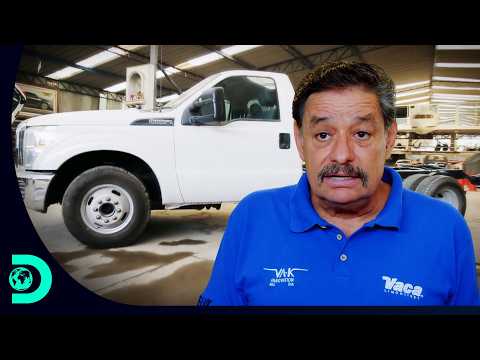 Martín transforms a Ford S350 into an agave bus with a bar for 24 people | Mexicánicos | Discover...