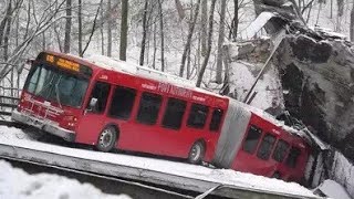 Snow-covered bridge collapses in Pittsburgh,10 people injured,3 taken to hospital |Pittsburghbridge|