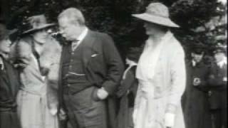 Theodore Roosevelt at Sagamore Hill with suffragettes - 1917