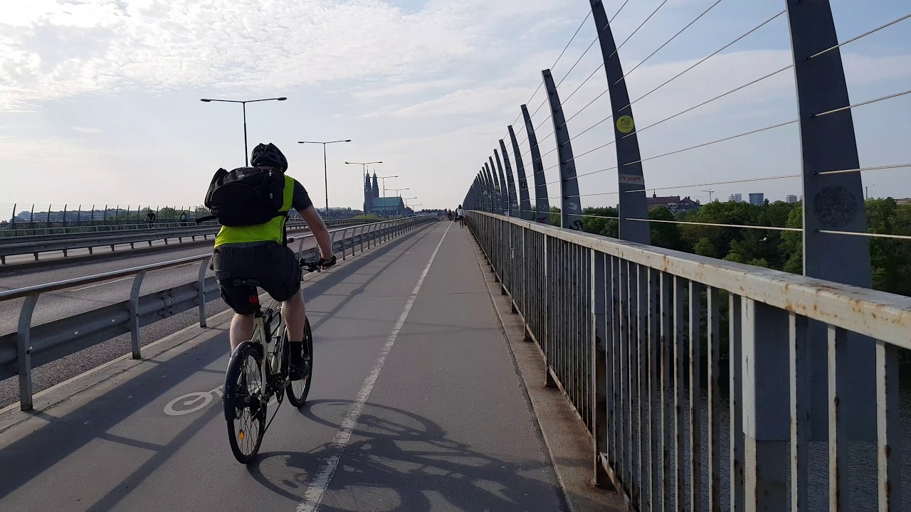 Walking in Stockholm   Västerbron bridge from Marieberg Ralambshovsparken to Katarina Sofia Hornstul