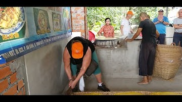 du lịch cần thơ chợ nổi cái răng nhớ ghé lò hủ  tiếu sáu hoài để trải nghiệm và ăn pizza hủ tiếu nhé