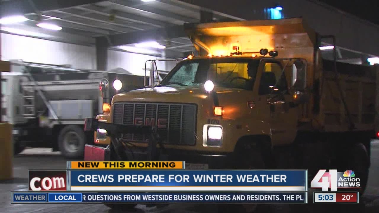 Metro public works crews prepare for Tuesday snow storm - YouTube