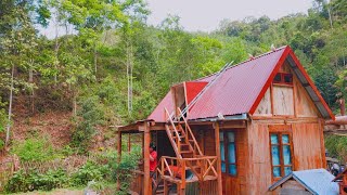 The house has been roofed, the kitchen has been gradually demolished to build a new kitchen