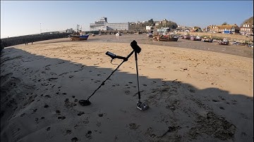 25. Metal Detecting along Folkestone Beach with the Nokta Makro Simplex