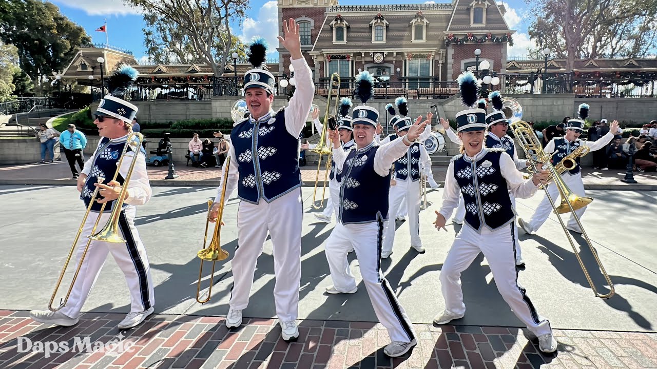 Disneyland Band Town Square Set | Disneyland Resort November 2023 4K