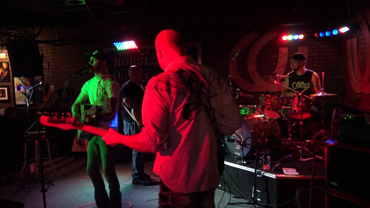 Brad Hardin & Cold Blue Steel Horseshoes Kentucky Grill and Saloon in