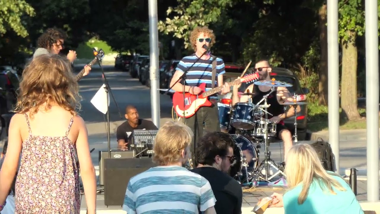 Garden (clip) - Silvertone 2022.07.20 Chicago Northcenter Town Square