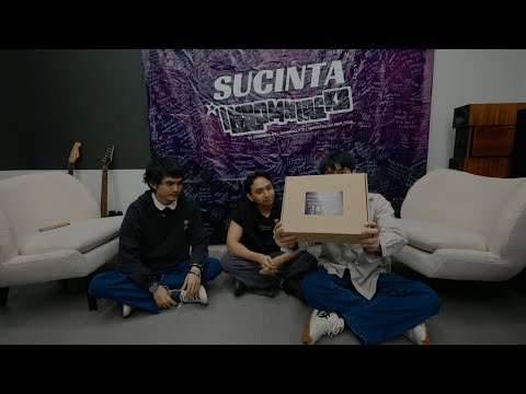 #insominutes 033 – Unboxing Gifts & Fan Video Reaction