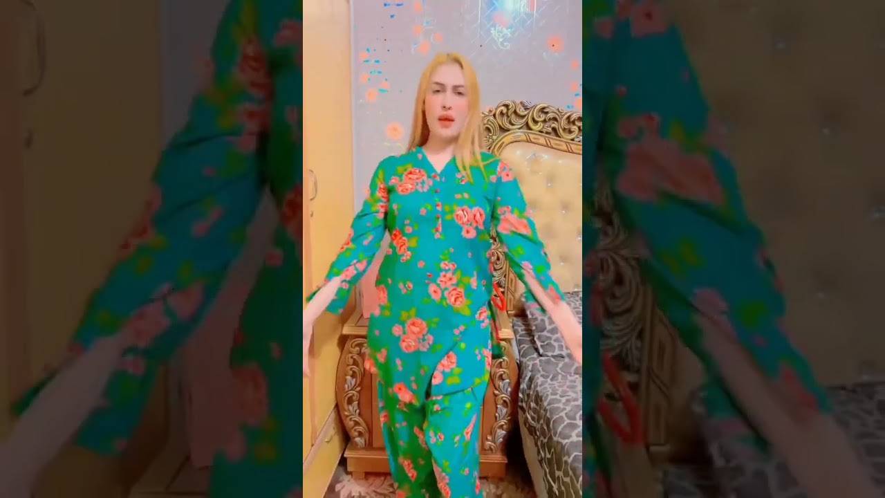 ⁣Hot shemale LOVE jaan haroonabad New hair style like golden hair the dream shemale girl kinnar pk