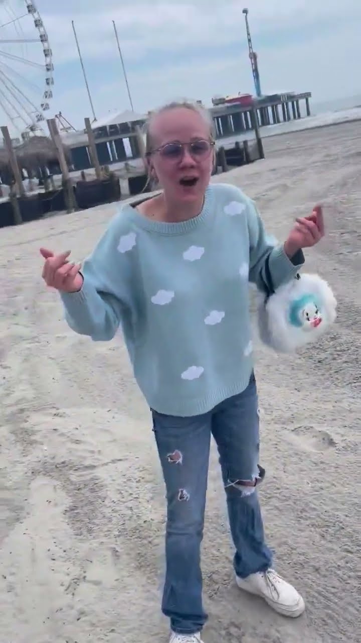 Seagulls Want This Woman's Oreos || ViralHog