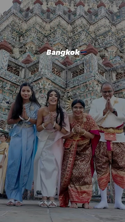 Indians in thai costume🇹🇭🇮🇳