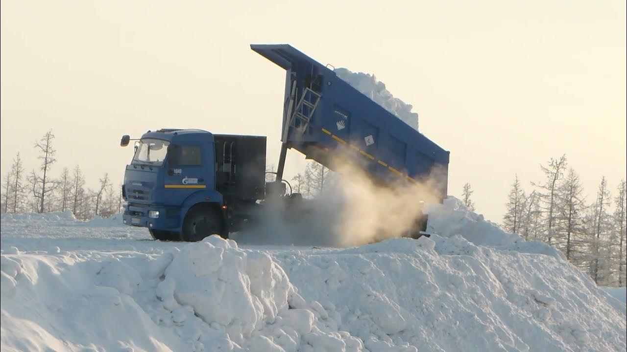 камаз в снегу