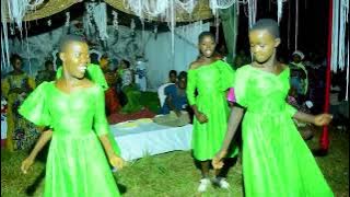 ANGALIA MAIDS HAWA WANAVYO JUA KUCHEZA  SANAAA.