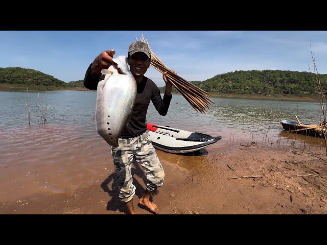 Dùng Mồi Cá Sống Cắm Câu Thác Lác Cườm | Use small fish to catch big fish class=