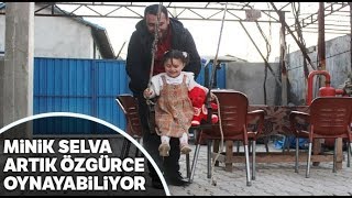 Minik Elvan Türkiye'de Gerçek Oyuncaklara Kavuştu