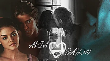 Does Aria hook up with Jason?