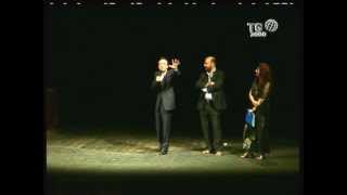Il premio Mario Luzi a Roberto Benigni, che racconta Italia, Dante, Politici e Teatro Valle