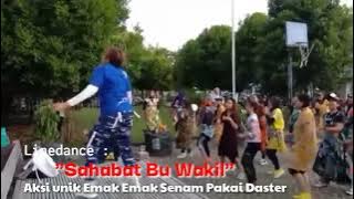 Aksi Unik Emak Emak Melakukan Senam Menggunakan Baju Daster