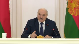 Лукашенко: Скажу кратко! Не хотите воевать с оружием – боритесь в поле, на заводе и на фабрике!
