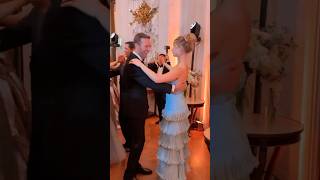 Download Lagu Chris Martin dancing with his daughter Apple | November 30, 2024 MP3 Download Lagu Chris Martin dancing with his daughter Apple | November 30, 2024 MP3
