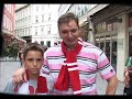 Aleksandar Vučić i sin Danilo kao navijači (Bratislava 2010)